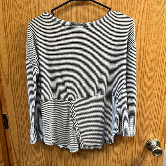 Adrienne Vittadini 100% Linen Roll Tab Sleeve Top Size Medium - Picture 2 of 8